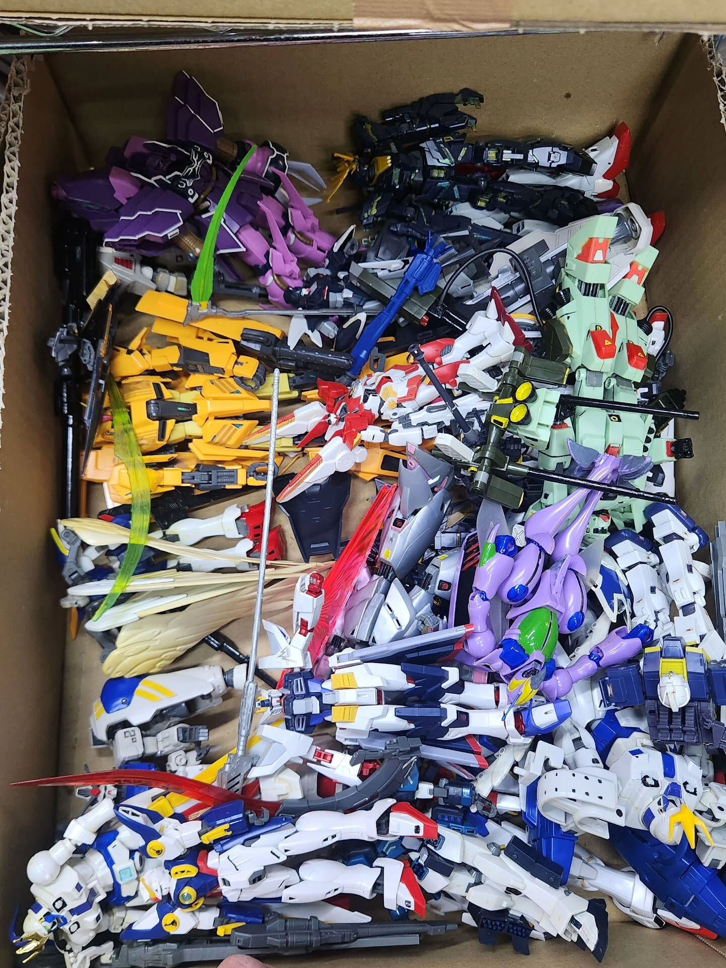 組み立て済ですがガンプラも大量です‼️