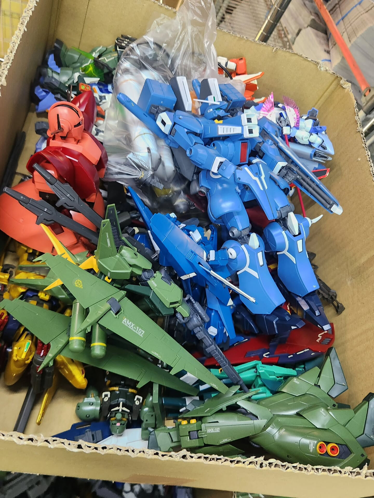 組み立て済ですがガンプラも大量です‼️