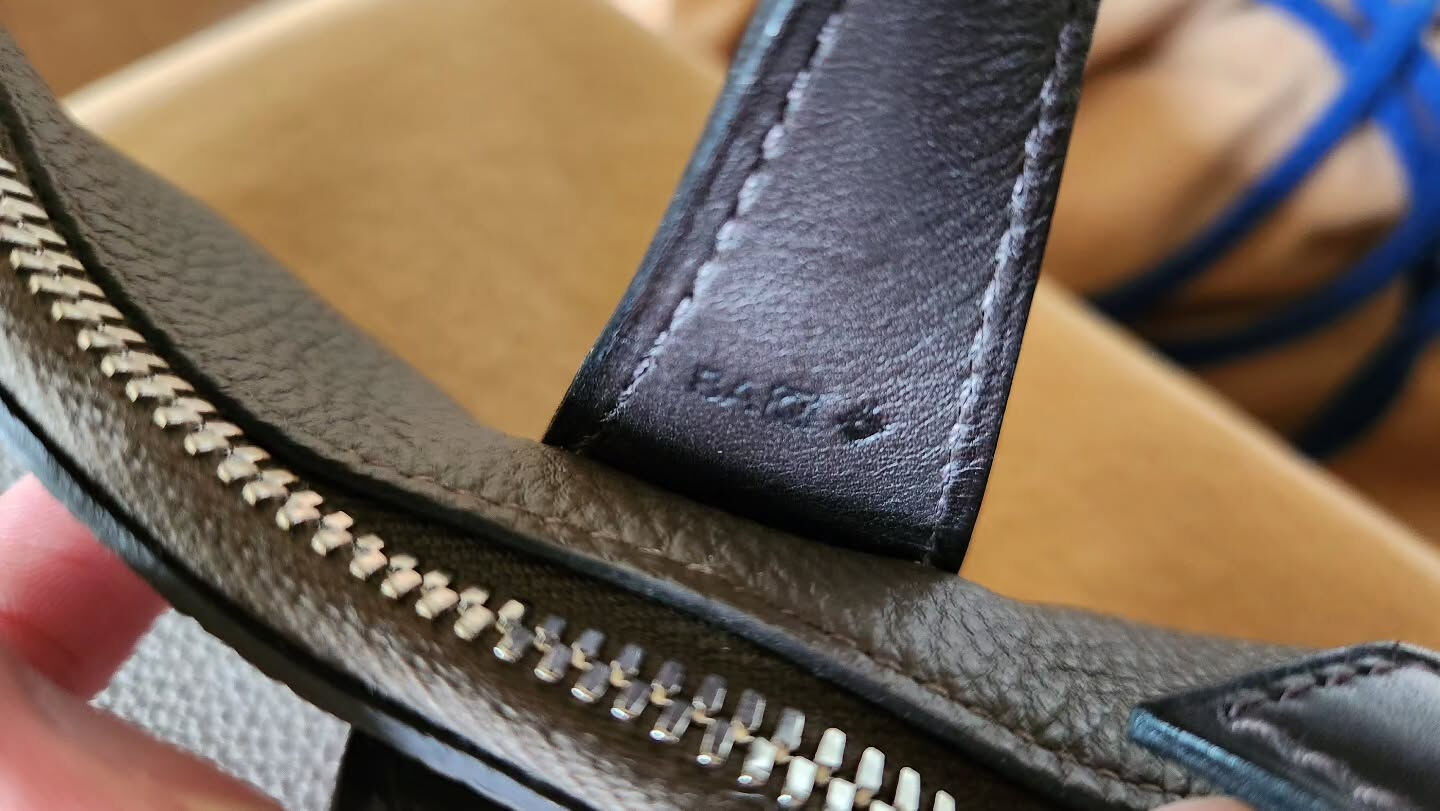 HERMESのビジネスバック、エディトの美品が出ます✨